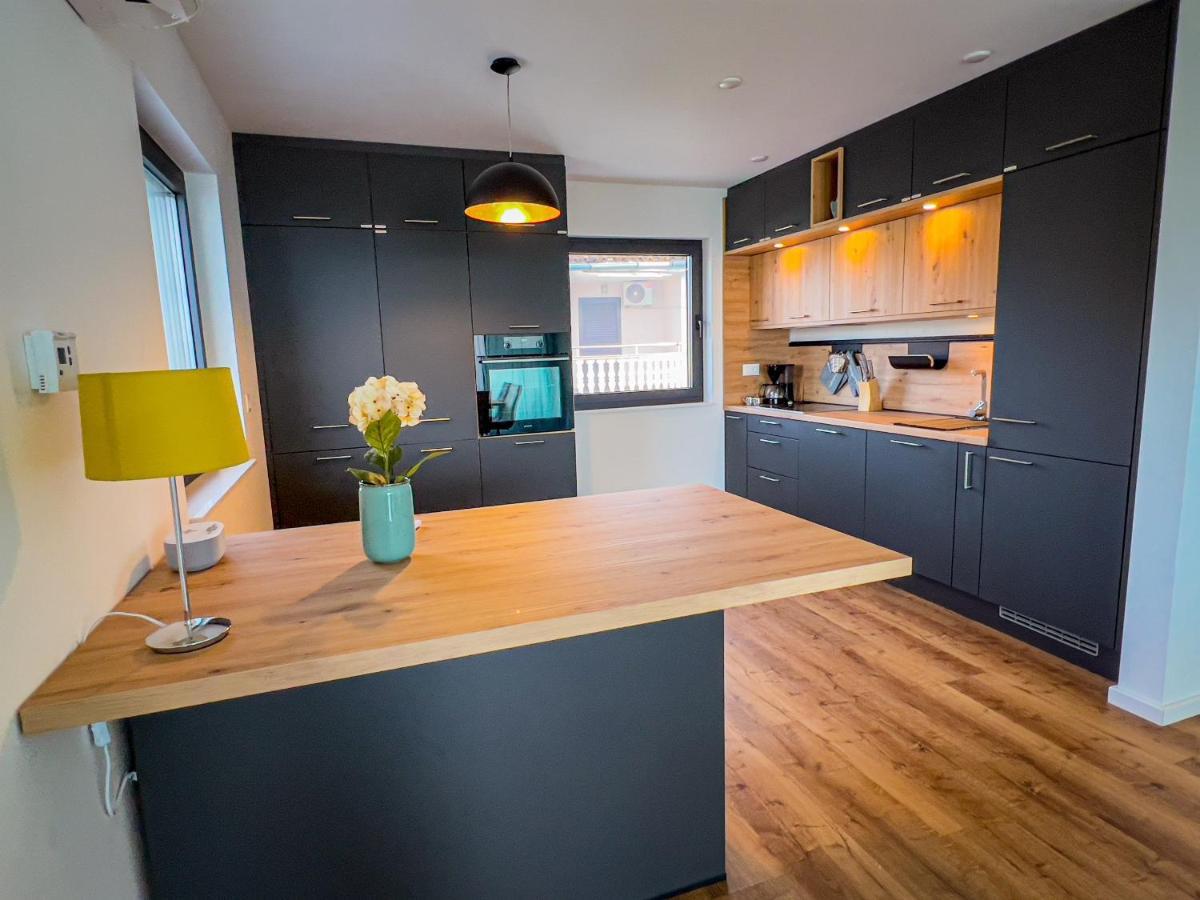 Apartment Mirno *