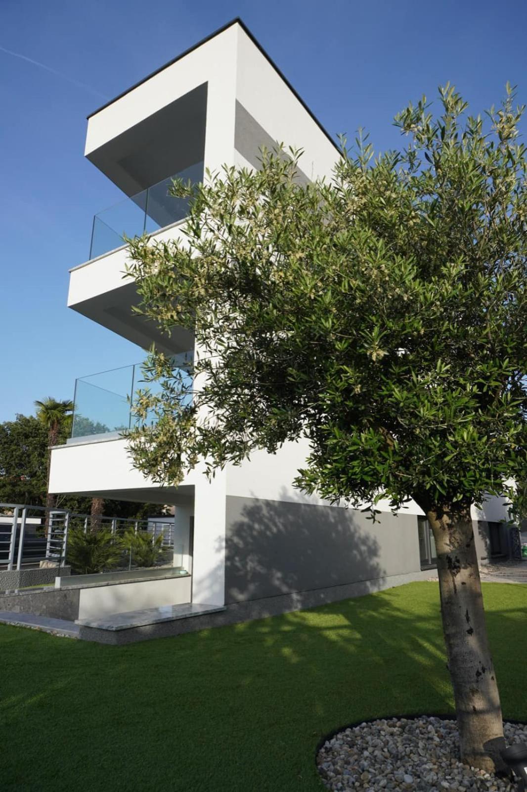 Apartment Mirno